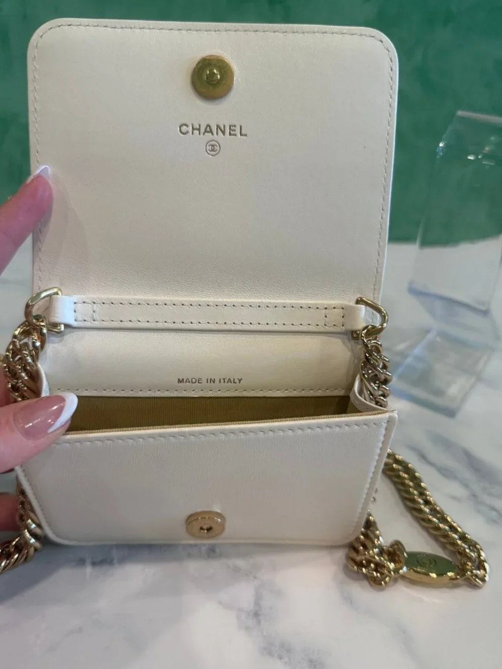 CHANEL 22s enamel